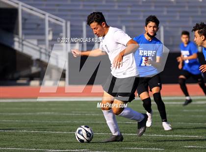 Thumbnail 1 in El Rancho vs. Lynwood (CIF SS D3 Playoffs) photogallery.