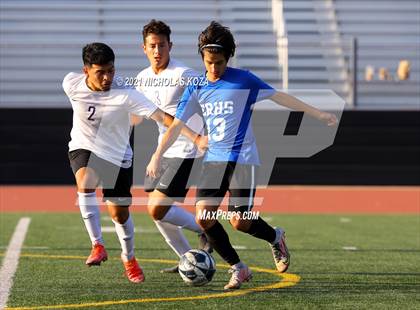 Thumbnail 2 in El Rancho vs. Lynwood (CIF SS D3 Playoffs) photogallery.