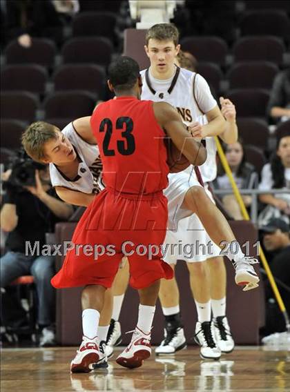 Thumbnail 2 in La Canada vs. Lutheran (CIF SoCal D3 Regional Final) photogallery.