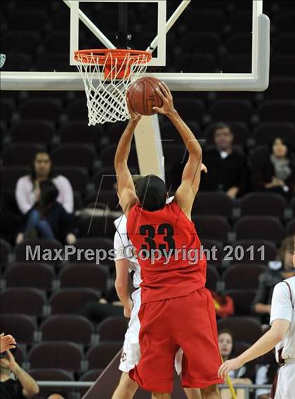 Thumbnail 1 in La Canada vs. Lutheran (CIF SoCal D3 Regional Final) photogallery.