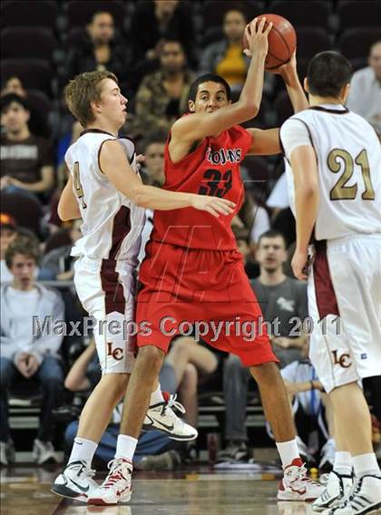 Thumbnail 2 in La Canada vs. Lutheran (CIF SoCal D3 Regional Final) photogallery.