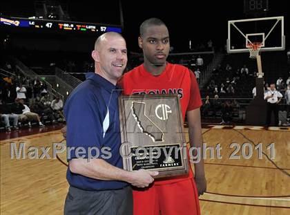 Thumbnail 2 in La Canada vs. Lutheran (CIF SoCal D3 Regional Final) photogallery.