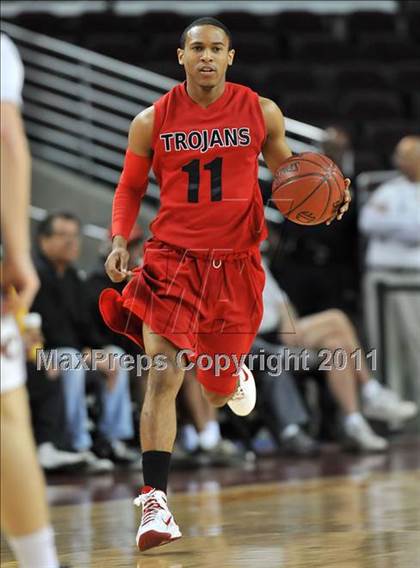 Thumbnail 2 in La Canada vs. Lutheran (CIF SoCal D3 Regional Final) photogallery.