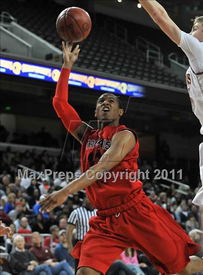 Thumbnail 1 in La Canada vs. Lutheran (CIF SoCal D3 Regional Final) photogallery.