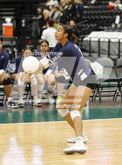 Thumbnail 3 in Hunter vs. Corner Canyon (UHSAA 6A Consolation Semifinal) photogallery.