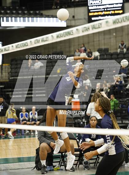 Thumbnail 2 in Hunter vs. Corner Canyon (UHSAA 6A Consolation Semifinal) photogallery.
