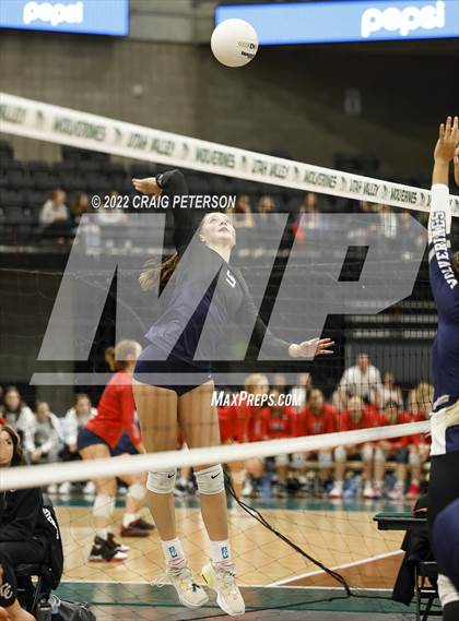 Thumbnail 1 in Hunter vs. Corner Canyon (UHSAA 6A Consolation Semifinal) photogallery.