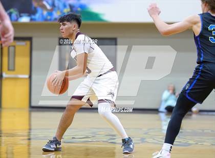 Thumbnail 2 in Lipan vs Zephyr (HD Howard Classic) photogallery.