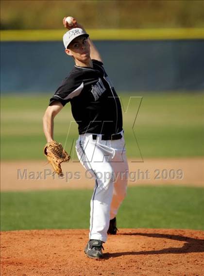Thumbnail 1 in Aliso Niguel @ Tesoro photogallery.