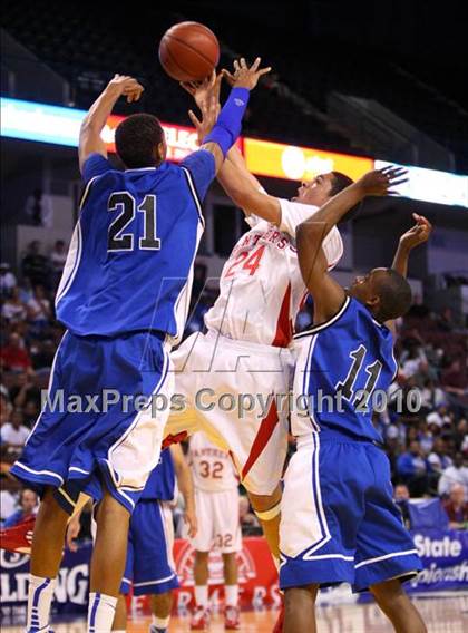 Thumbnail 3 in St. Mary's vs. Price (CIF State D4 Final) photogallery.