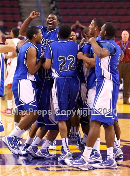 Thumbnail 3 in St. Mary's vs. Price (CIF State D4 Final) photogallery.