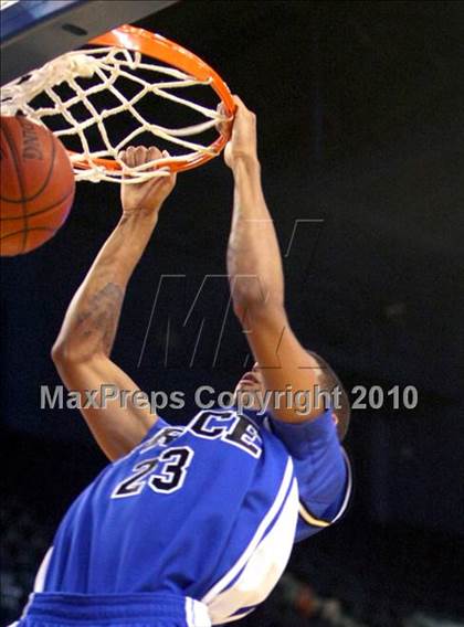 Thumbnail 3 in St. Mary's vs. Price (CIF State D4 Final) photogallery.