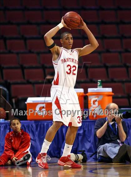Thumbnail 2 in St. Mary's vs. Price (CIF State D4 Final) photogallery.