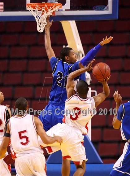 Thumbnail 2 in St. Mary's vs. Price (CIF State D4 Final) photogallery.
