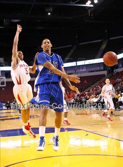Thumbnail 2 in St. Mary's vs. Price (CIF State D4 Final) photogallery.