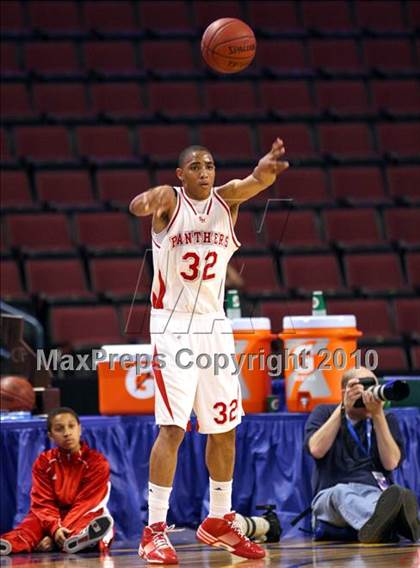Thumbnail 3 in St. Mary's vs. Price (CIF State D4 Final) photogallery.