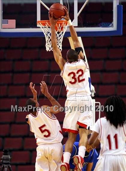 Thumbnail 3 in St. Mary's vs. Price (CIF State D4 Final) photogallery.