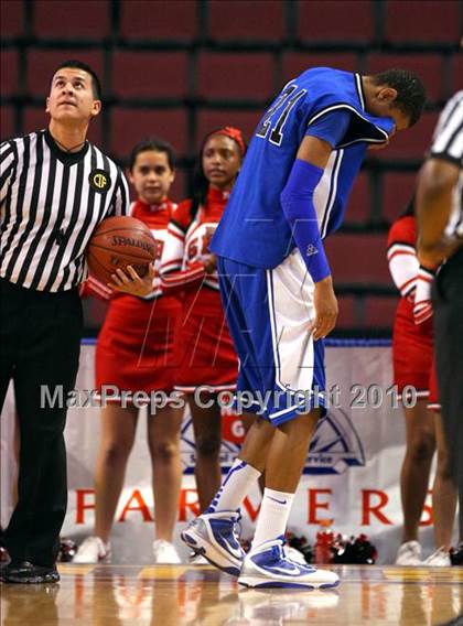 Thumbnail 2 in St. Mary's vs. Price (CIF State D4 Final) photogallery.