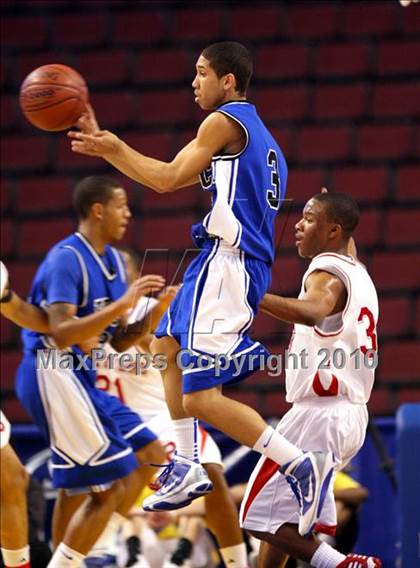 Thumbnail 3 in St. Mary's vs. Price (CIF State D4 Final) photogallery.
