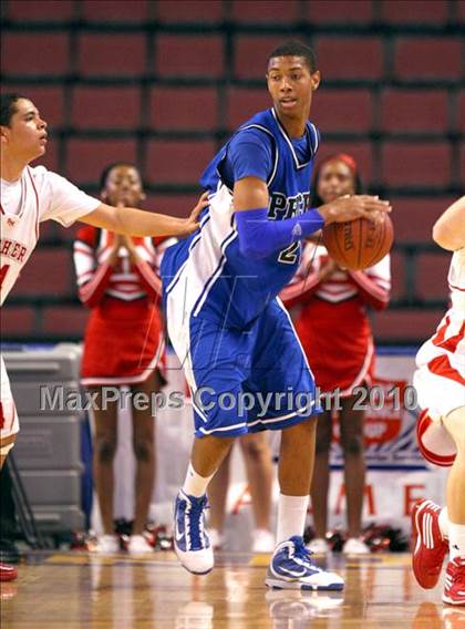 Thumbnail 3 in St. Mary's vs. Price (CIF State D4 Final) photogallery.