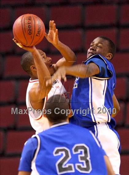 Thumbnail 2 in St. Mary's vs. Price (CIF State D4 Final) photogallery.