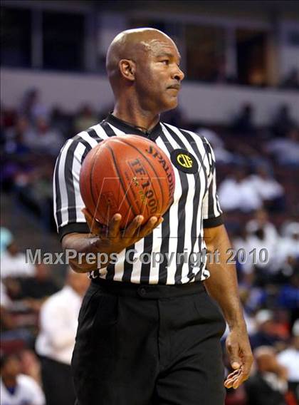 Thumbnail 2 in St. Mary's vs. Price (CIF State D4 Final) photogallery.