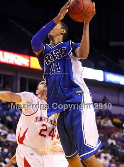 Thumbnail 2 in St. Mary's vs. Price (CIF State D4 Final) photogallery.