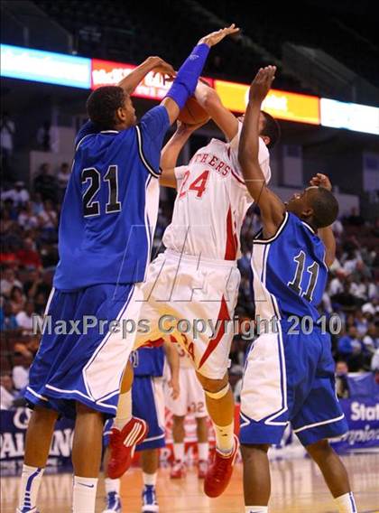 Thumbnail 2 in St. Mary's vs. Price (CIF State D4 Final) photogallery.