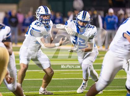 Thumbnail 2 in Lindale @ Little Cypress-Mauriceville (UIL Football 4A D1 Region 3 BI-District) photogallery.