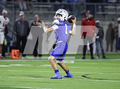 Thumbnail 2 in Needville vs. Kilgore (UIL Football 4A D1 Region III Area) photogallery.