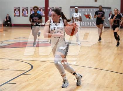 Thumbnail 2 in Istrouma vs E.D. White (D2 regional) photogallery.