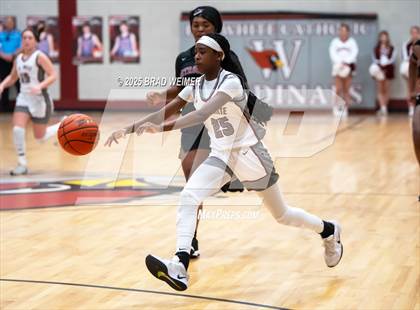 Thumbnail 2 in Istrouma vs E.D. White (D2 regional) photogallery.