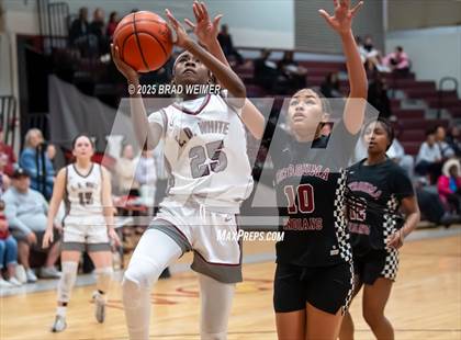 Thumbnail 2 in Istrouma vs E.D. White (D2 regional) photogallery.