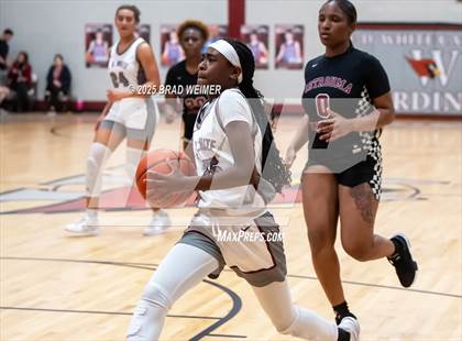 Thumbnail 2 in Istrouma vs E.D. White (D2 regional) photogallery.