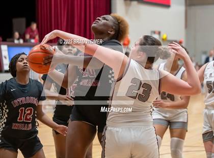 Thumbnail 2 in Istrouma vs E.D. White (D2 regional) photogallery.