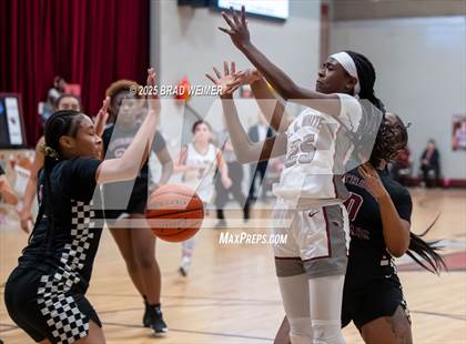 Thumbnail 3 in Istrouma vs E.D. White (D2 regional) photogallery.