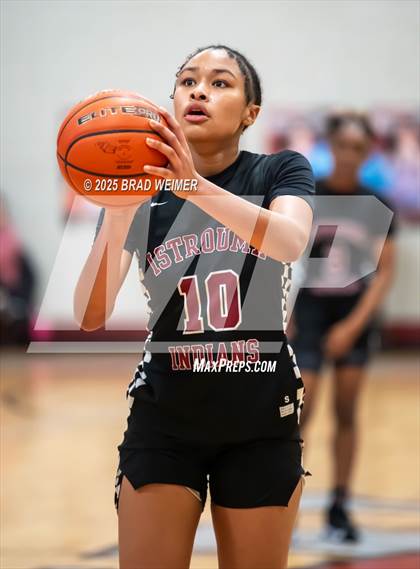 Thumbnail 3 in Istrouma vs E.D. White (D2 regional) photogallery.