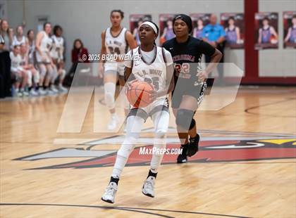 Thumbnail 2 in Istrouma vs E.D. White (D2 regional) photogallery.