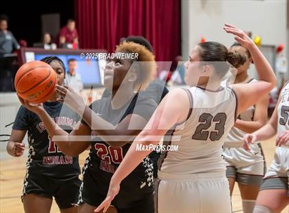 Thumbnail 3 in Istrouma vs E.D. White (D2 regional) photogallery.