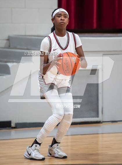 Thumbnail 2 in Istrouma vs E.D. White (D2 regional) photogallery.