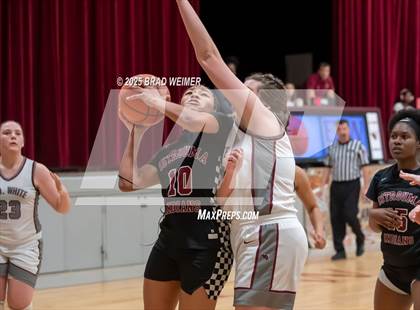 Thumbnail 2 in Istrouma vs E.D. White (D2 regional) photogallery.