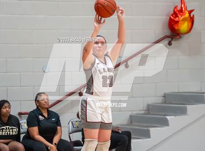 Thumbnail 2 in Istrouma vs E.D. White (D2 regional) photogallery.