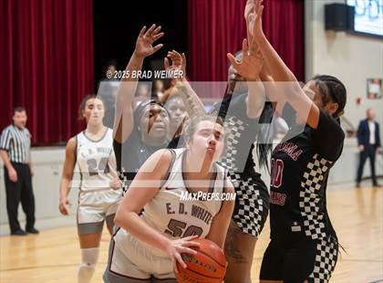 Thumbnail 2 in Istrouma vs E.D. White (D2 regional) photogallery.