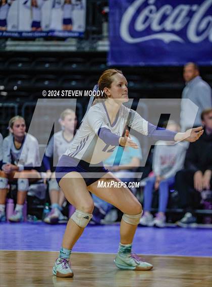 Thumbnail 2 in Benjamin Franklin vs. St. Thomas More (LHSAA Division I Final) photogallery.