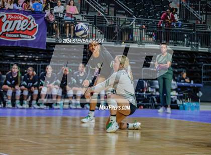 Thumbnail 3 in Benjamin Franklin vs. St. Thomas More (LHSAA Division I Final) photogallery.