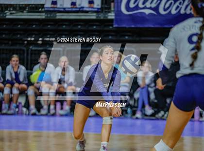 Thumbnail 2 in Benjamin Franklin vs. St. Thomas More (LHSAA Division I Final) photogallery.