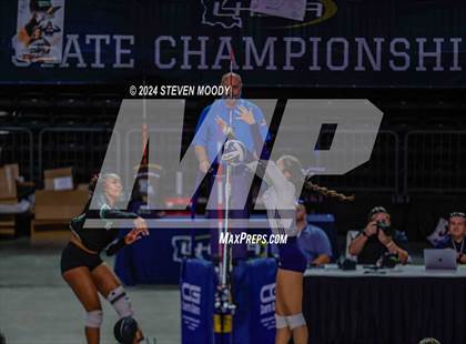 Thumbnail 1 in Benjamin Franklin vs. St. Thomas More (LHSAA Division I Final) photogallery.
