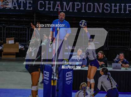 Thumbnail 1 in Benjamin Franklin vs. St. Thomas More (LHSAA Division I Final) photogallery.
