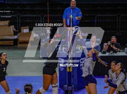 Thumbnail 3 in Benjamin Franklin vs. St. Thomas More (LHSAA Division I Final) photogallery.