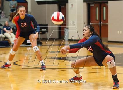 Thumbnail 1 in Allen @ Hebron photogallery.